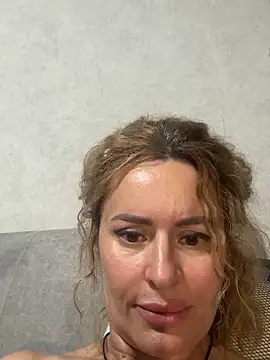 Tania201243 Chat XXX live