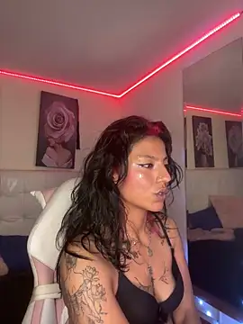 צ'אט XXX בשידור חי של SamathaMay
