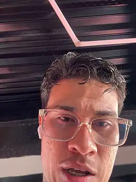 Chat +18 de TavoHot_ ao vivo