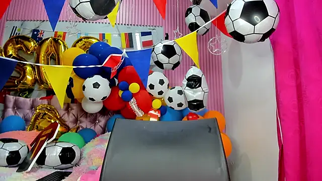 دردشة Mindy_19 الجنسية المباشرة