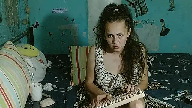 brighteyes77 Adlı Modelin Canlı XXX Sohbeti