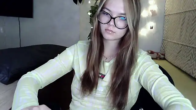AvrilGillig লাইভ XXX চ্যাট