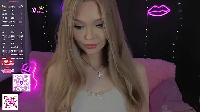 ElsaDivine's Live XXX Chat