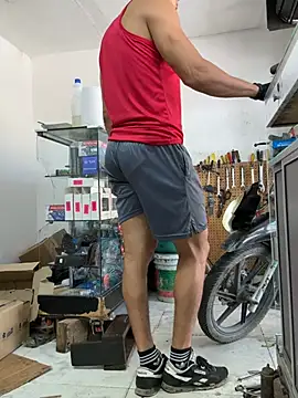 Paul22cm- Adlı Modelin Canlı XXX Sohbeti