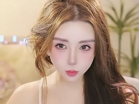 Qiaoqiao__ XXX чат на живо