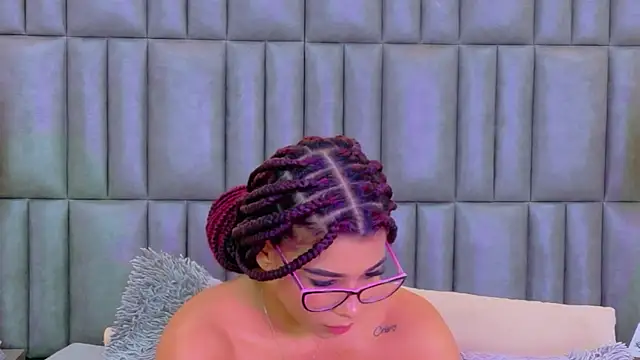 Chat XXX en directo de TiaraRosse