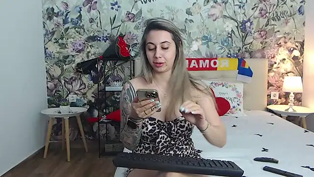 צ'אט XXX בשידור חי של RoseDiamond06