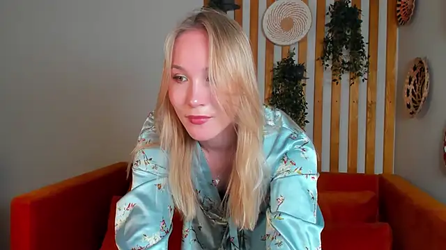Chat XXX en directo de ElaraVoltage
