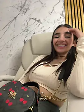 Abriil_cutee Chat XXX in diretta