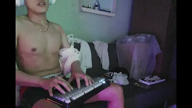 boyhigh1997 Show Webcam