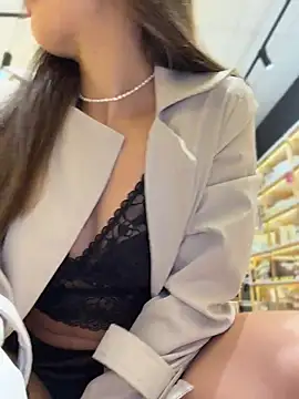 Show modela ICrazyOneIRL na web-kameri