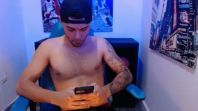 XXX chat uživo modela Brian_Adler