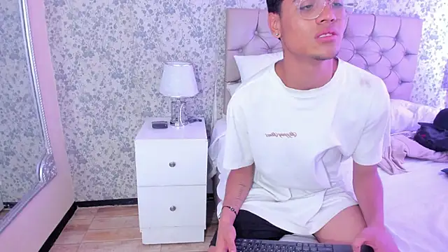 XXX chat uživo modela DannTaylor