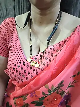 bhuvana_555 élő XXX-chatje