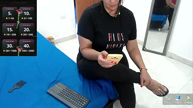 LAURA_Foxht: απευθείας συνομιλία ΧΧΧ