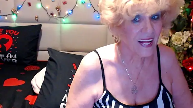 HappyWomanOn Live XXX Chat