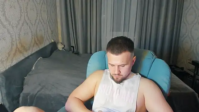 Vladik_b's Live XXX Chat