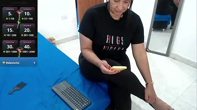 LAURA_Foxht 现场XXX聊天