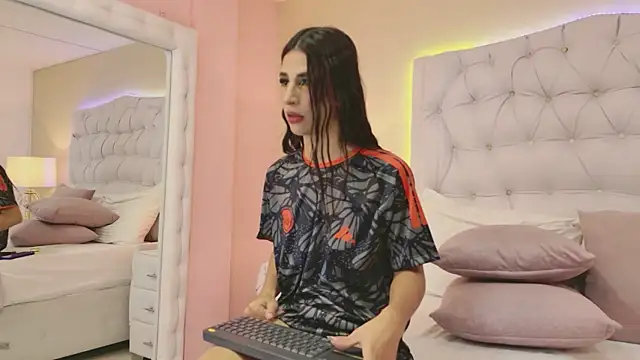 CaitlynMiller Live XXX Chat
