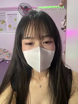 Lov3lily 即時 XXX 聊天