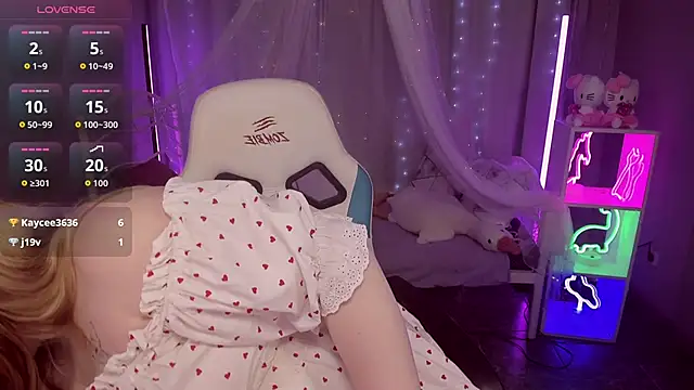 LottieReed live XXX chat
