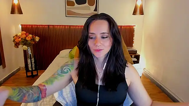 KatherineBond élő XXX-chatje