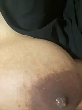 Shainna Adlı Modelin Canlı XXX Sohbeti