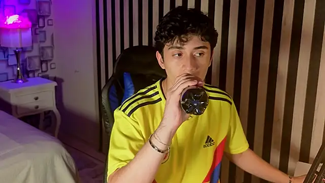 MikeVoss_ élő XXX-chatje