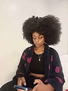 Queen-Chocolate's Live XXX Chat