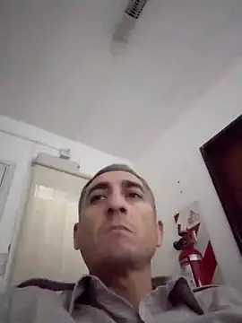 Alejandro83bsf 라이브 XXX 채팅