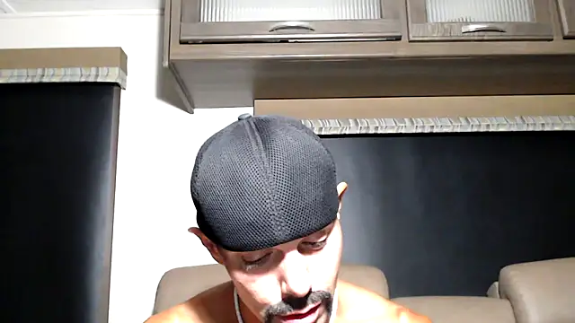 ThickD2C XXX чат на живо