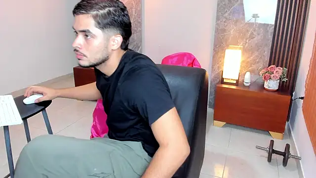 luciano_vitale live XXX chat