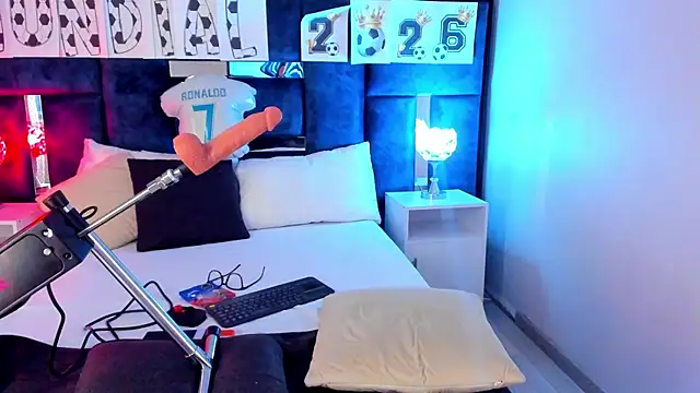 AmmyJones_'s Live XXX Chat