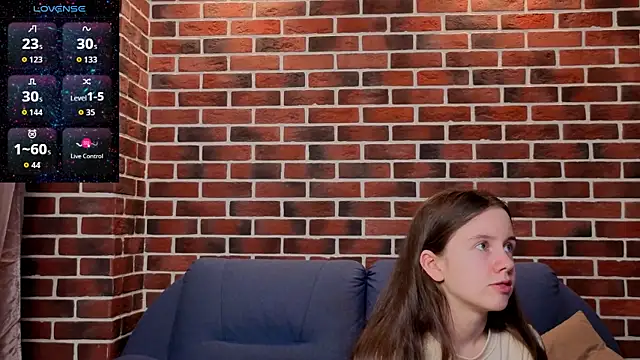 Chat +18 de MyrtaMcclaney ao vivo