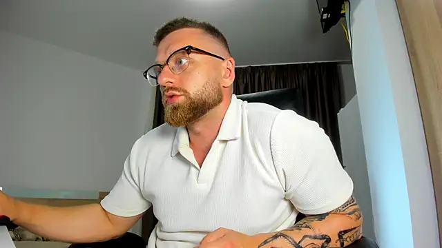 Findom_guy 现场XXX聊天