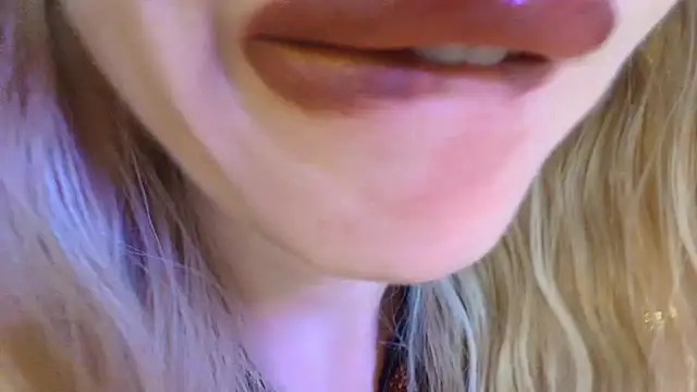 Velvet_kissx Adlı Modelin Canlı XXX Sohbeti