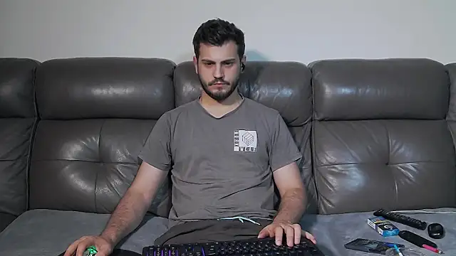 CrazyDom1 Adlı Modelin Canlı XXX Sohbeti