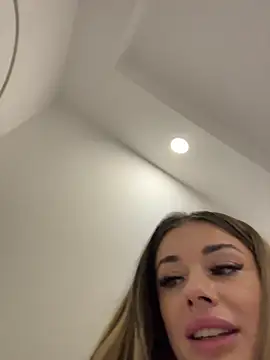 IsabellaEtthan's Live XXX Chat