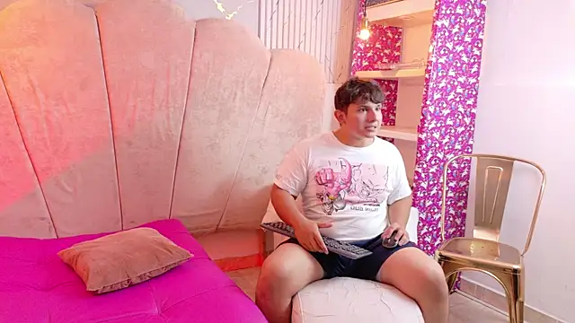 ParejaCurvy20 live XXX chat