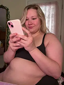 PiggyRose Chat XXX in diretta