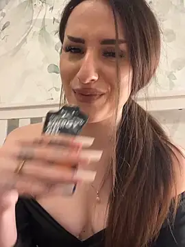 AriaAdda live XXX chat