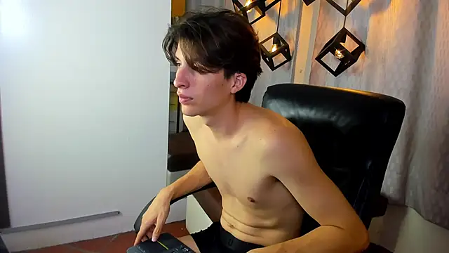 XXX chat uživo modela Marcoviolet