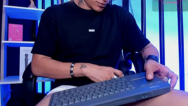 LiamDeepのライブXXXチャット