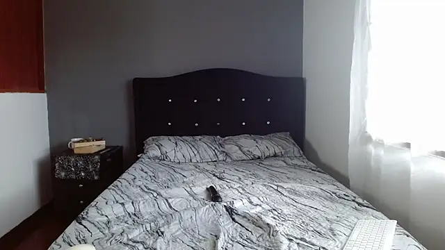 Emilia_1995 라이브 XXX 채팅