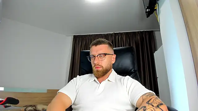 Findom_guy élő XXX-chatje