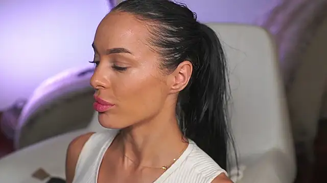 Katyerave's Live XXX Chat