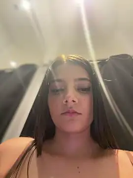 EmmiiGlow's Live XXX Chat