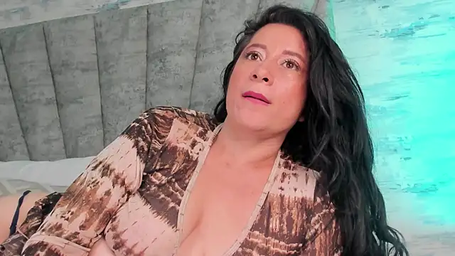 Chat +18 de ShanelEvans ao vivo