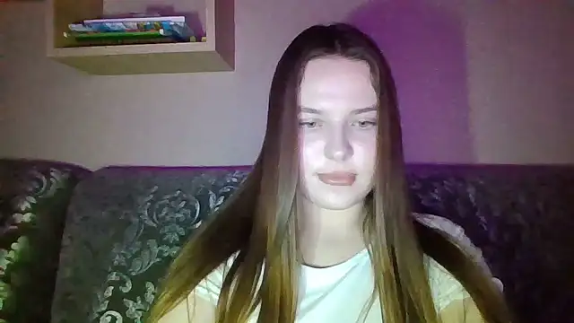 BratzDollVibes Adlı Modelin Canlı XXX Sohbeti
