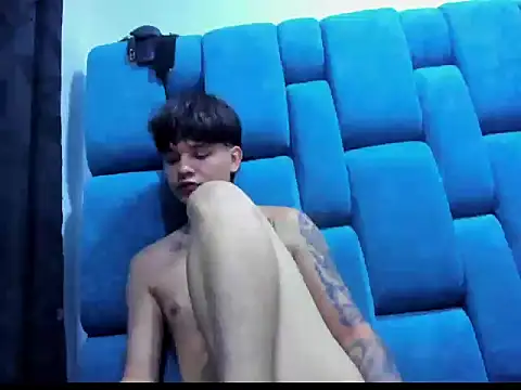 boytatto_22cm – Live XXX-chat